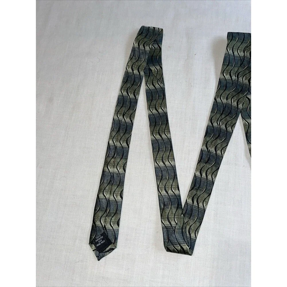 Ziggurat Men’s Dress Tie Size 57” Green 100% Silk Business Formal